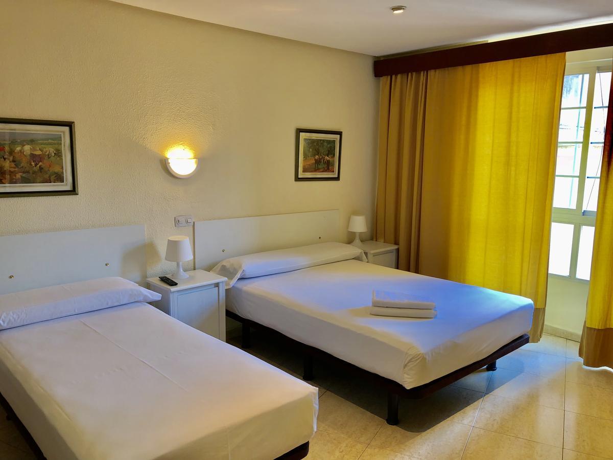 Hostal Arriaza Мадрид Экстерьер фото