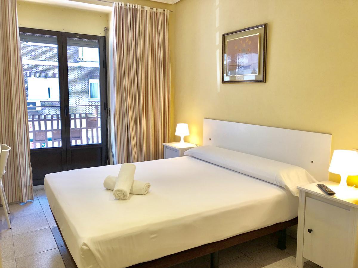 Hostal Arriaza Мадрид Экстерьер фото