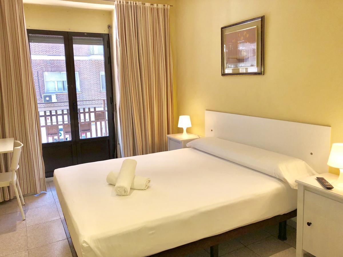Hostal Arriaza Мадрид Экстерьер фото