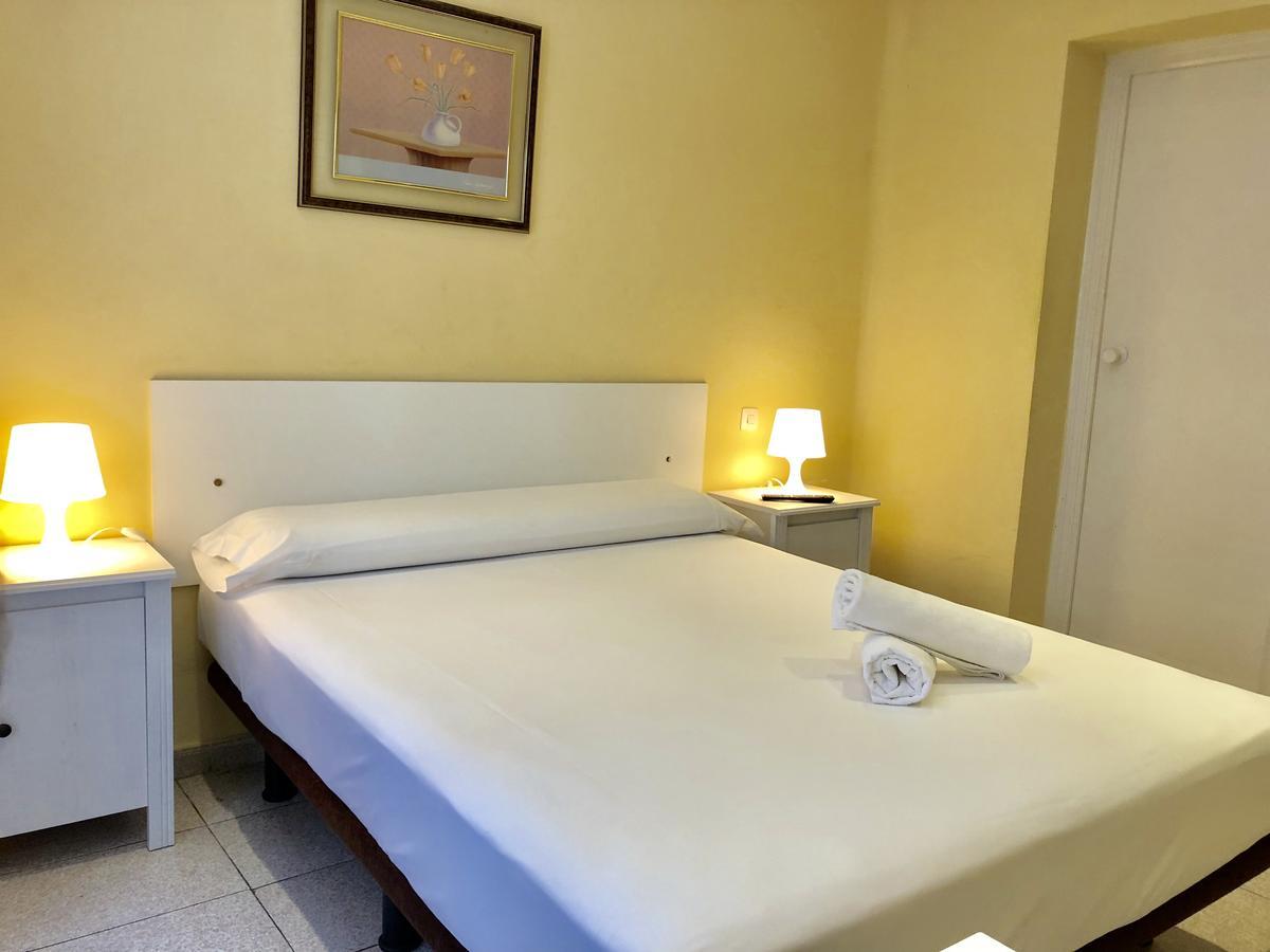 Hostal Arriaza Мадрид Экстерьер фото