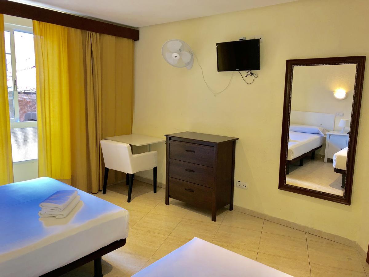 Hostal Arriaza Мадрид Экстерьер фото