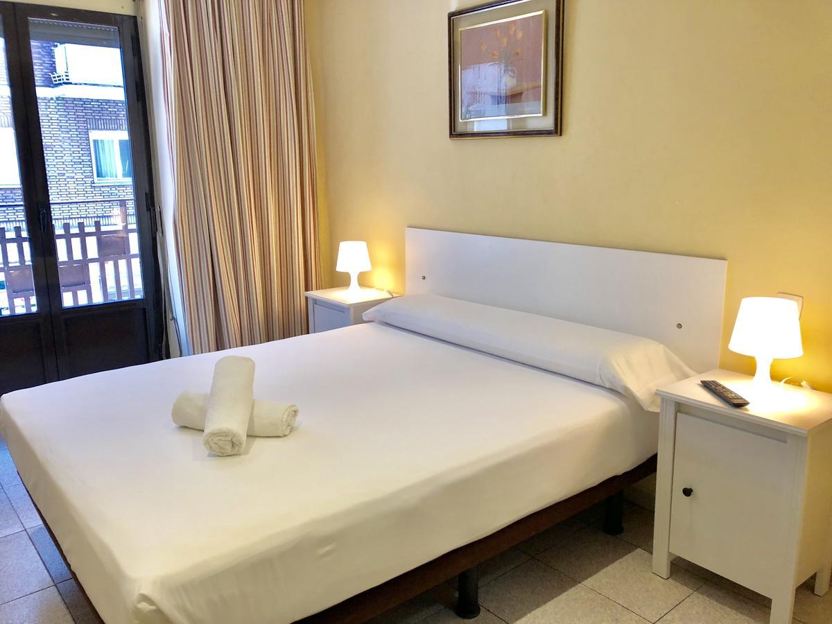Hostal Arriaza Мадрид Экстерьер фото
